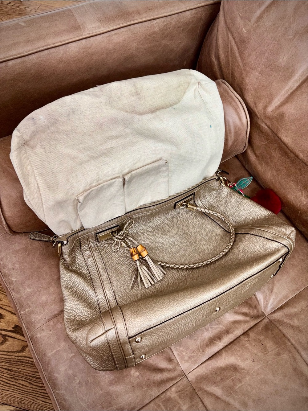 Gucci Y2K Champagne Metallic Caviar Leather Shoulder Tote Bag Bamboo Tassel Bow - Picture 14 of 16